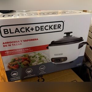 Black & Decker White and Black Rice Cooker 16 Cup NIB